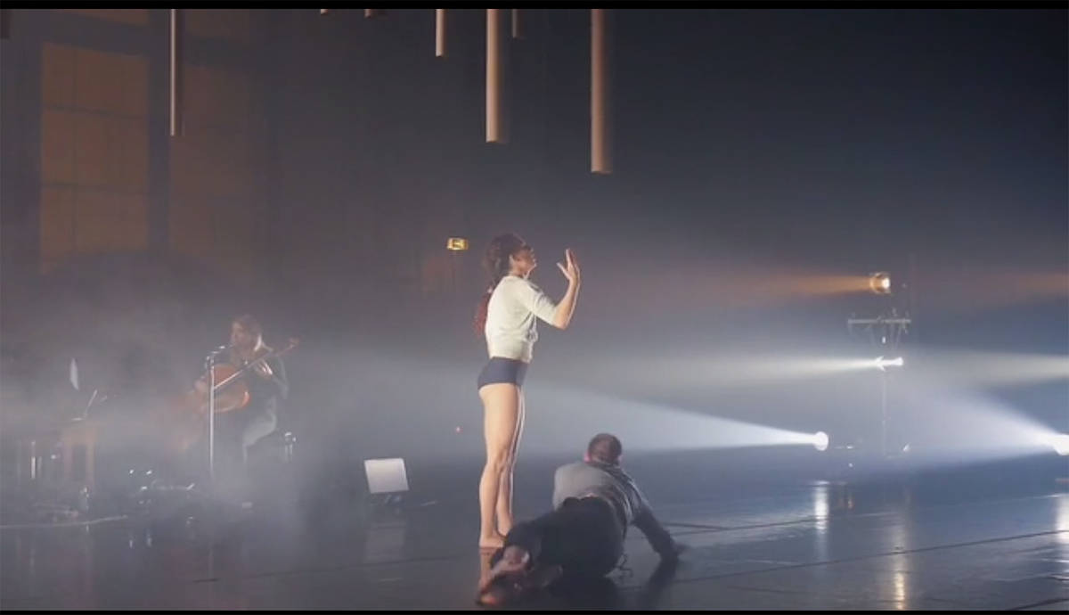 Julia Robert and David Lloyd in The Intention