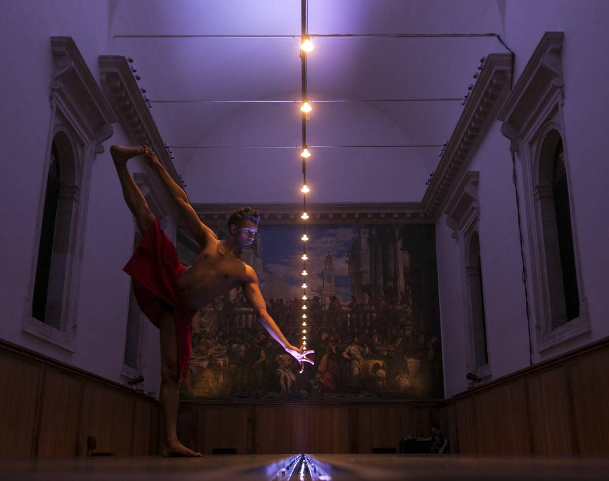 standing outlander dancer